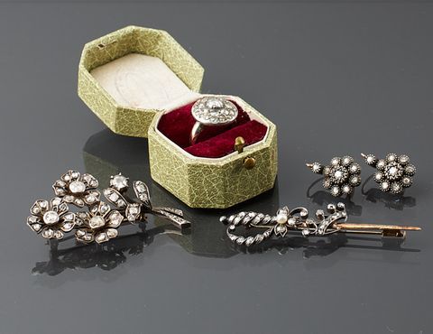 Post image for Stockholms Auktionsverk Briljanta diamantsmycken Auktion online – 25.9